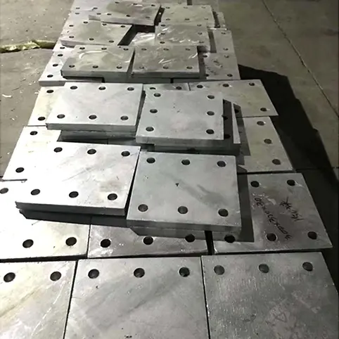 Plăci de bază din oțel încorporate pentru instalare structurală